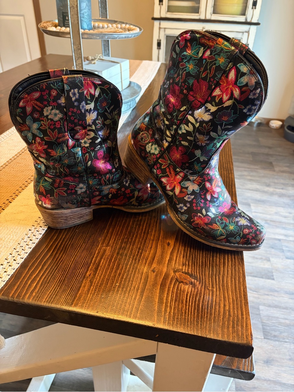Roper Women's Ingrid Floral Metallic Snip Toe Cowboy Ankle Boots Size 10